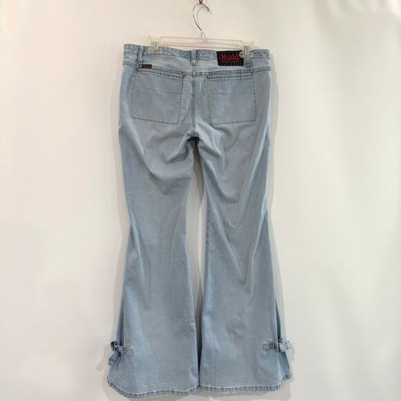 Vintage 90s Y2K Mudd Jeans Size 9 Low Rise Flare Bell Brass Buckle Light Wash - Picture 3 of 15